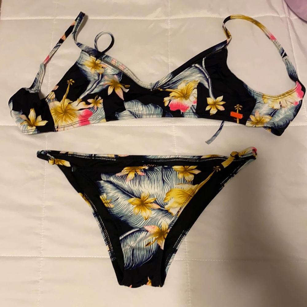 FLORAL PRINT NAVY ROXY BIKINI